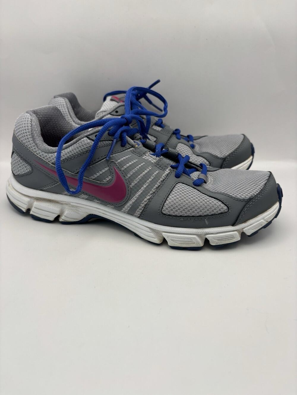 Nike Downshifter 5 Gray Running Shoes Women Size 10